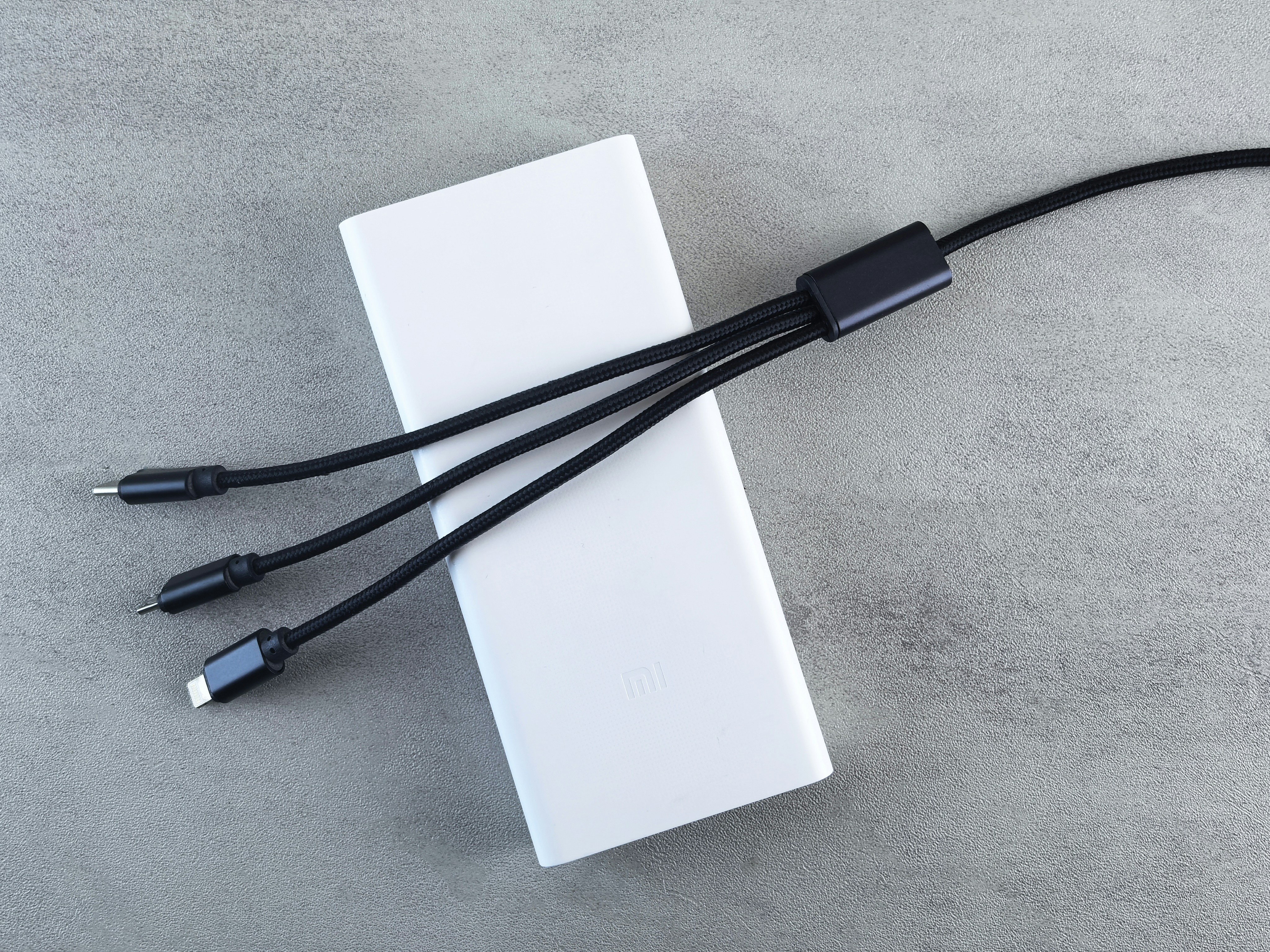 Powerbank dan kabel